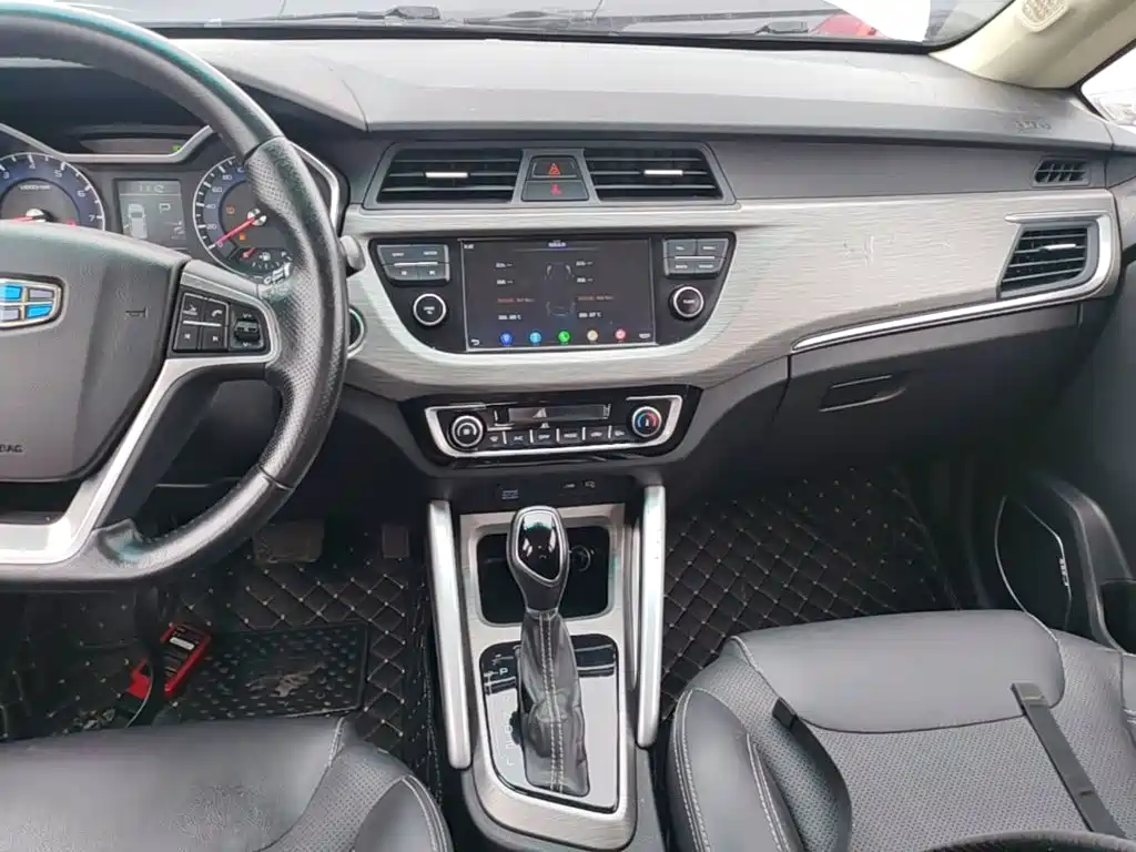 Geely Vision X3 2018 — фото 13