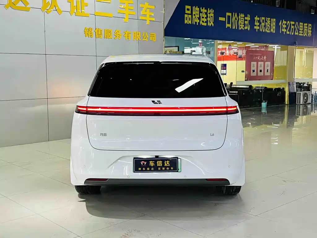 Li Auto Li L6 2025