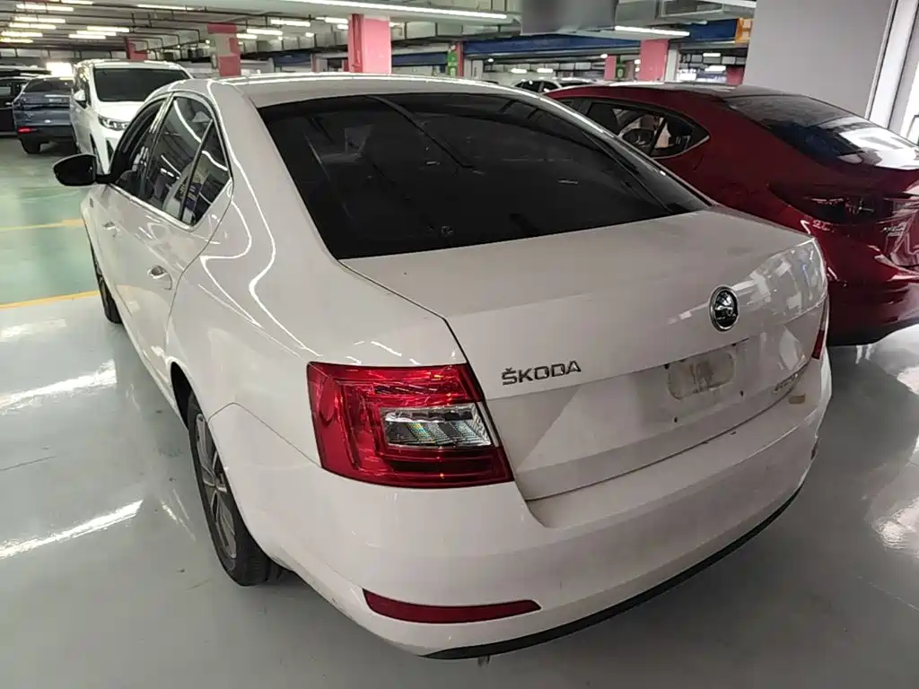 Skoda Octavia 2016 — фото 5