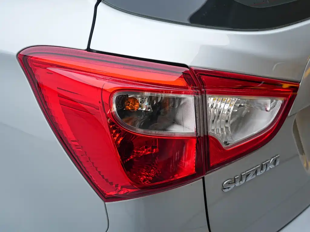 Suzuki S-Cross 2014 — фото 10