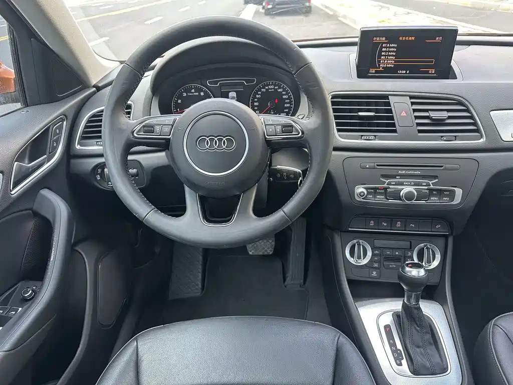 Audi Q3 2013 — фото 12