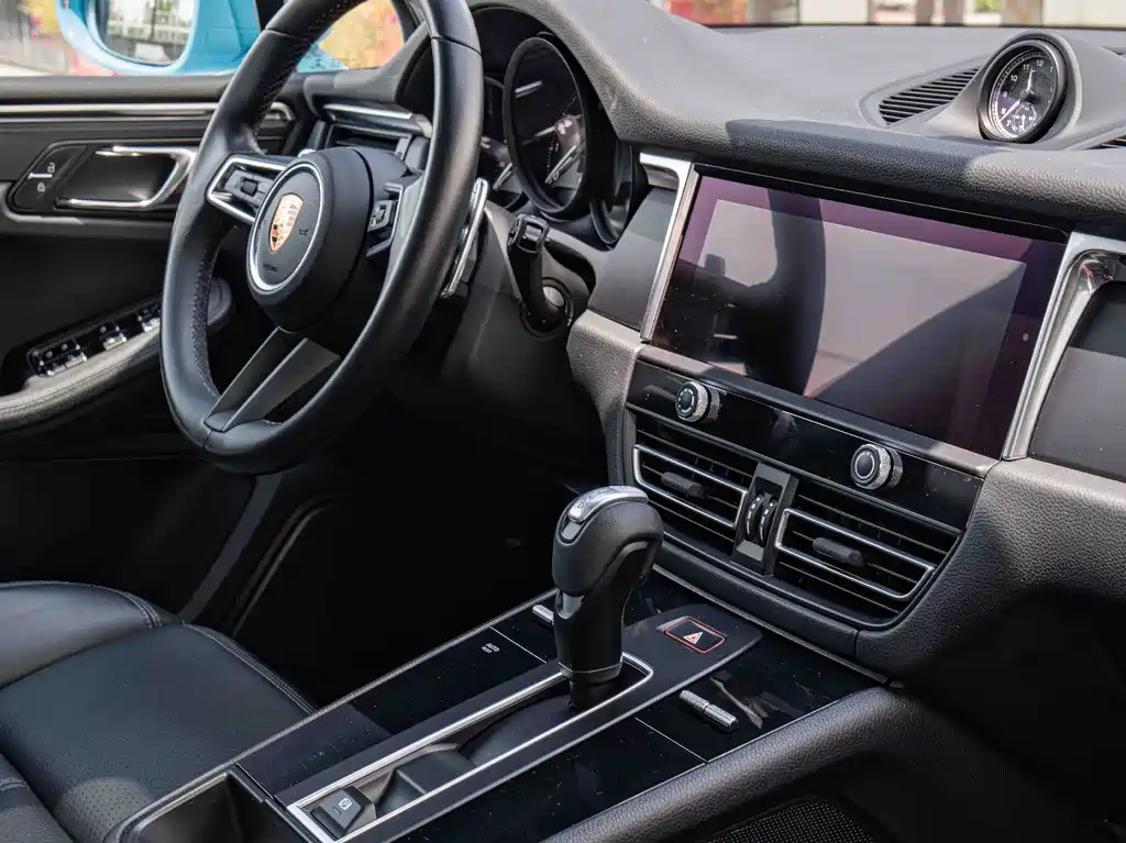 Porsche Macan 2023 — фото 17