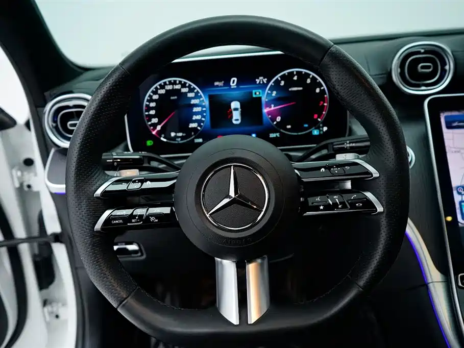 Mercedes-Benz C-Class 2023 — фото 16