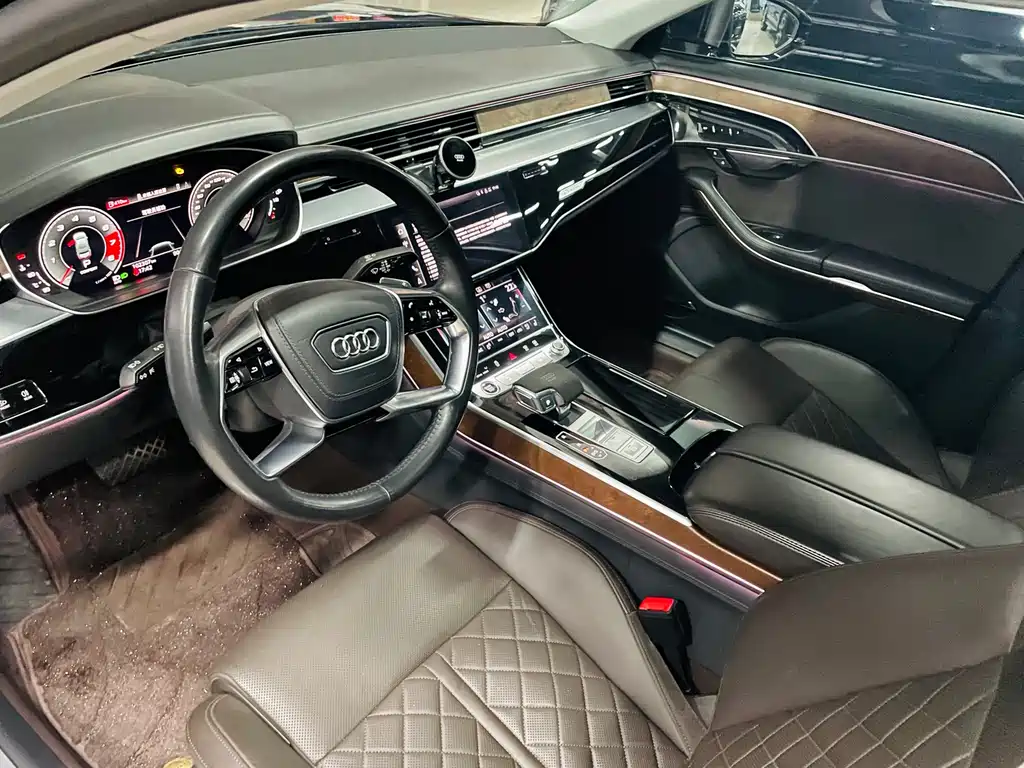 Audi A8 2020 — фото 10