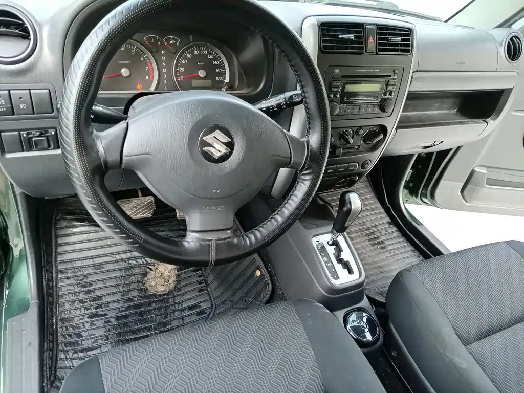 Suzuki Jimny 2013 — фото 11