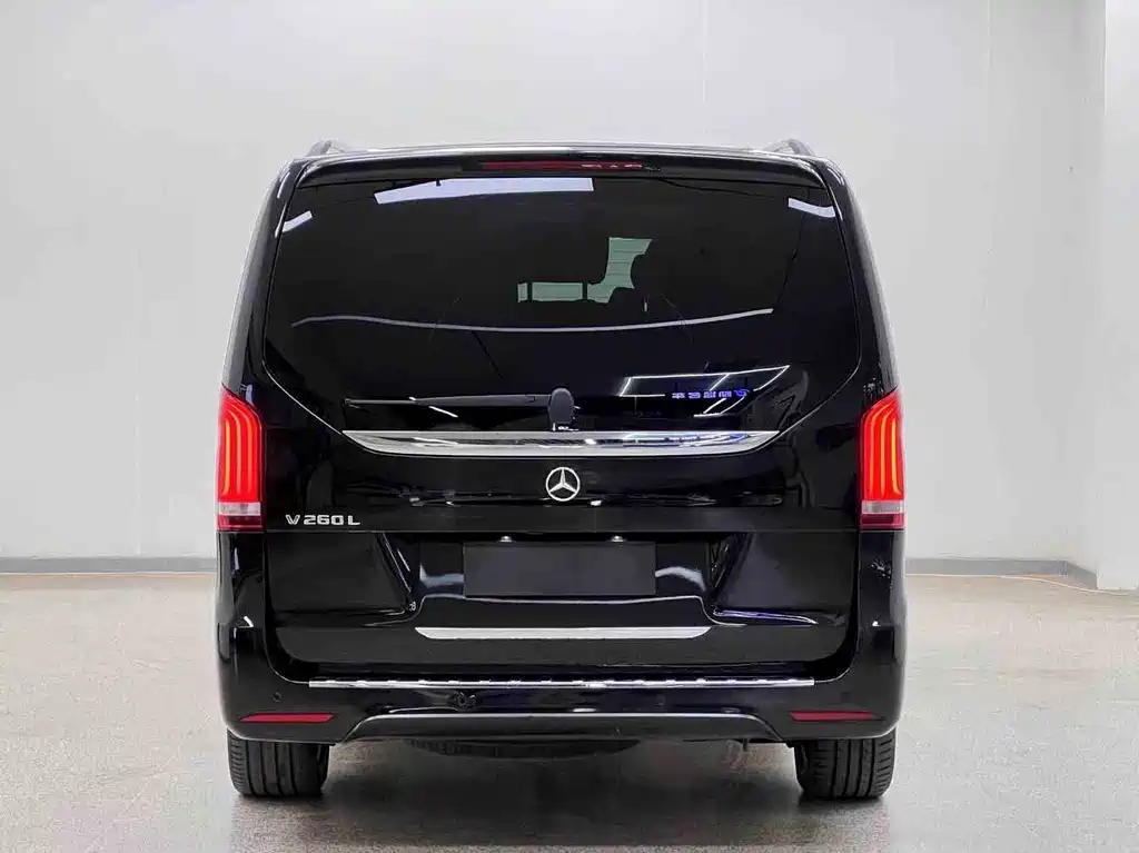 Mercedes-Benz V-Class 2021 — фото 29