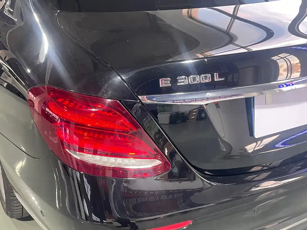 Mercedes-Benz E-Class 2019 — фото 23
