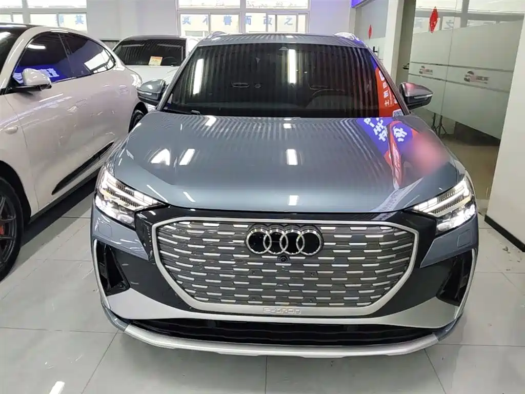 Audi Q4 e-tron 2023 — фото 3