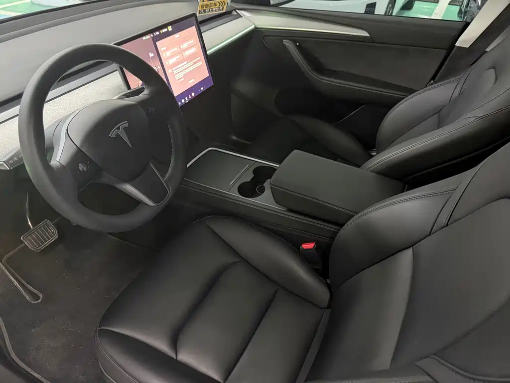 Tesla Model Y 2023 — фото 9