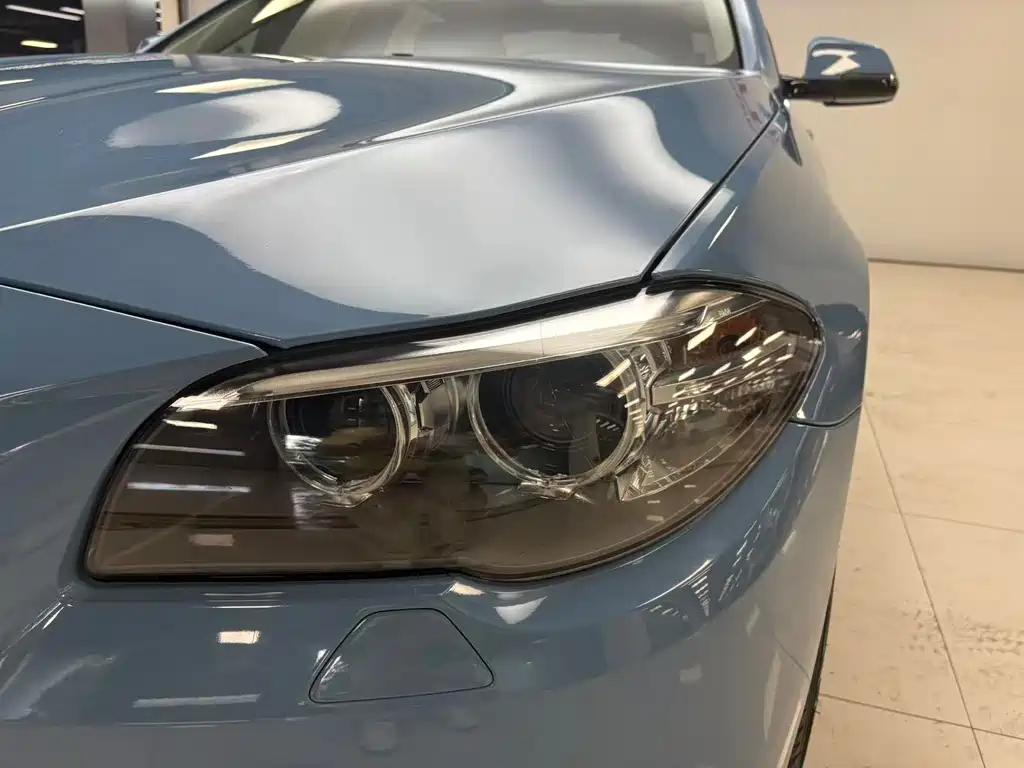 BMW 5 Series 2015 — фото 11