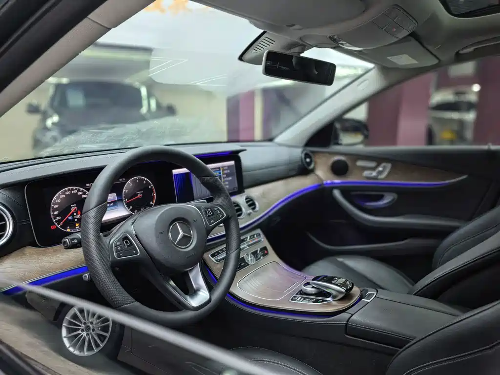 Mercedes-Benz E-Class 2017 — фото 29