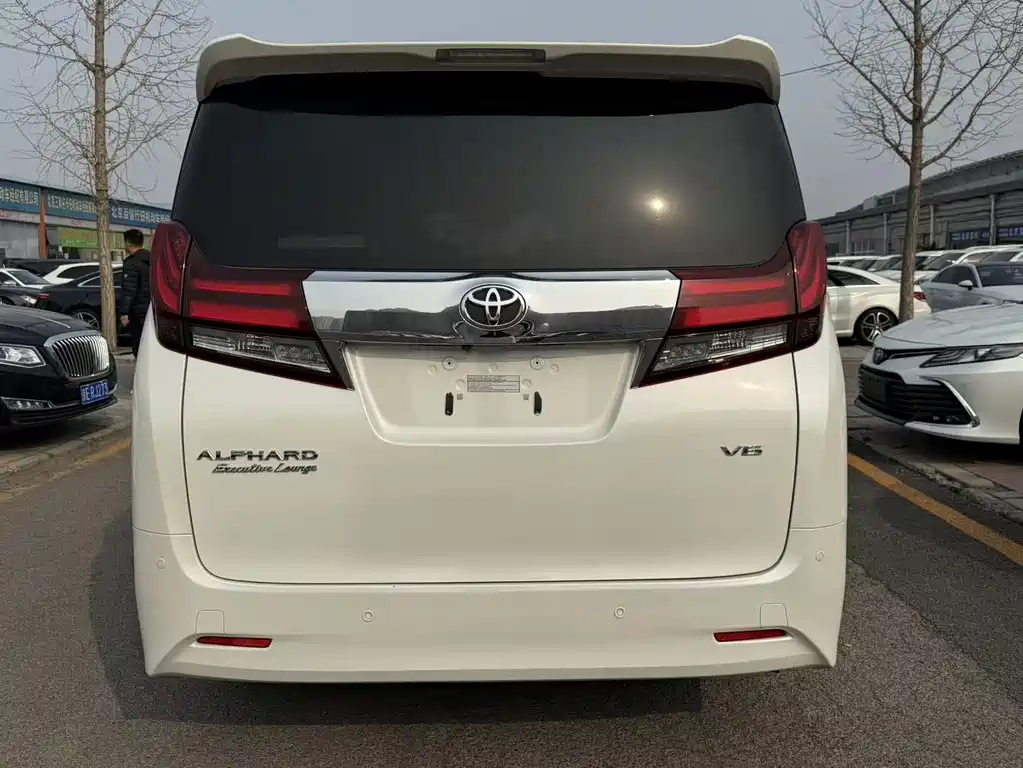 Toyota Alphard 2018 — фото 17