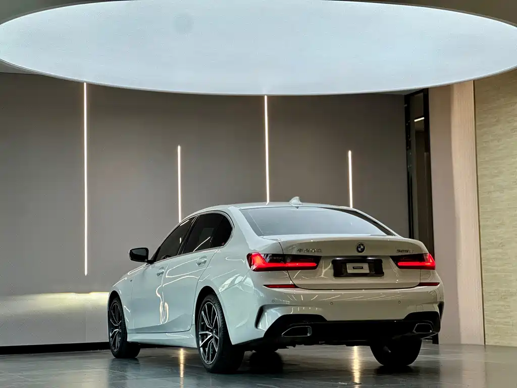 BMW 3 Series 2023 — фото 10