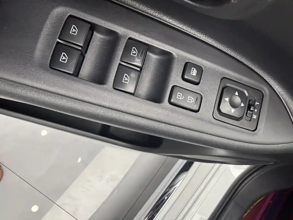 Mitsubishi Outlander 2022 — фото 8