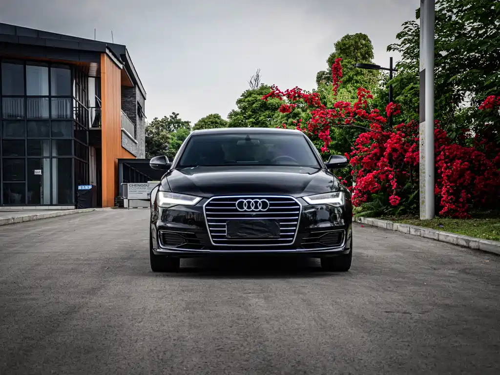 Audi A6L 2018 — фото 1