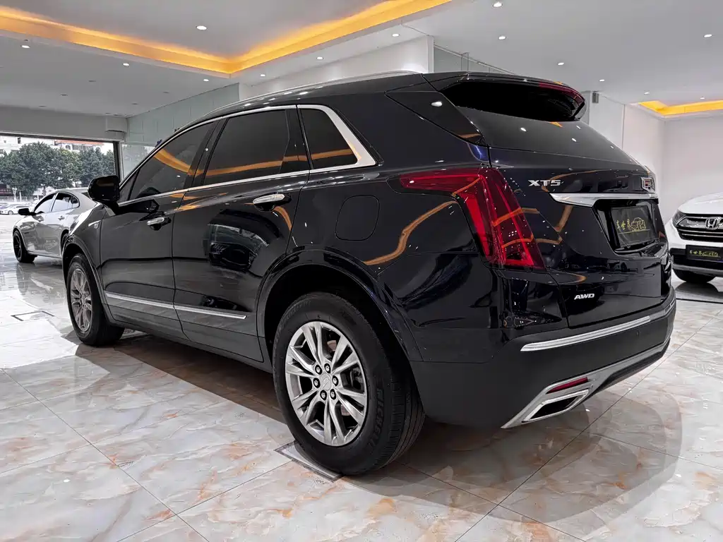 Cadillac XT5 2021 — фото 5