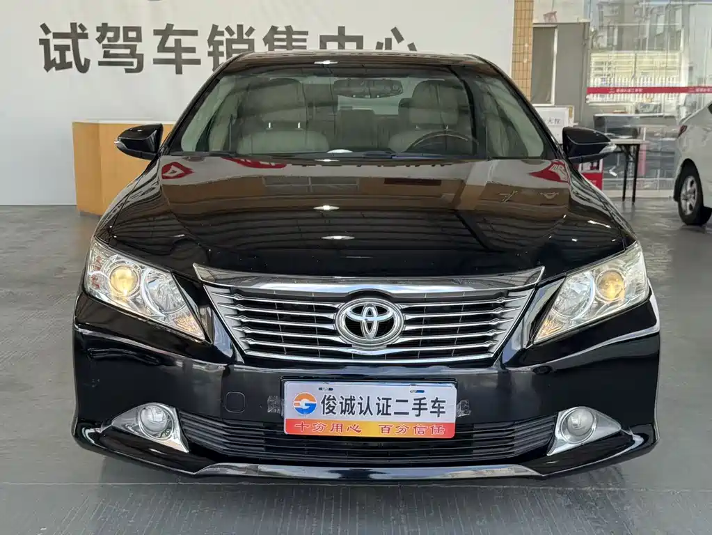 Toyota Camry 2014 — фото 2