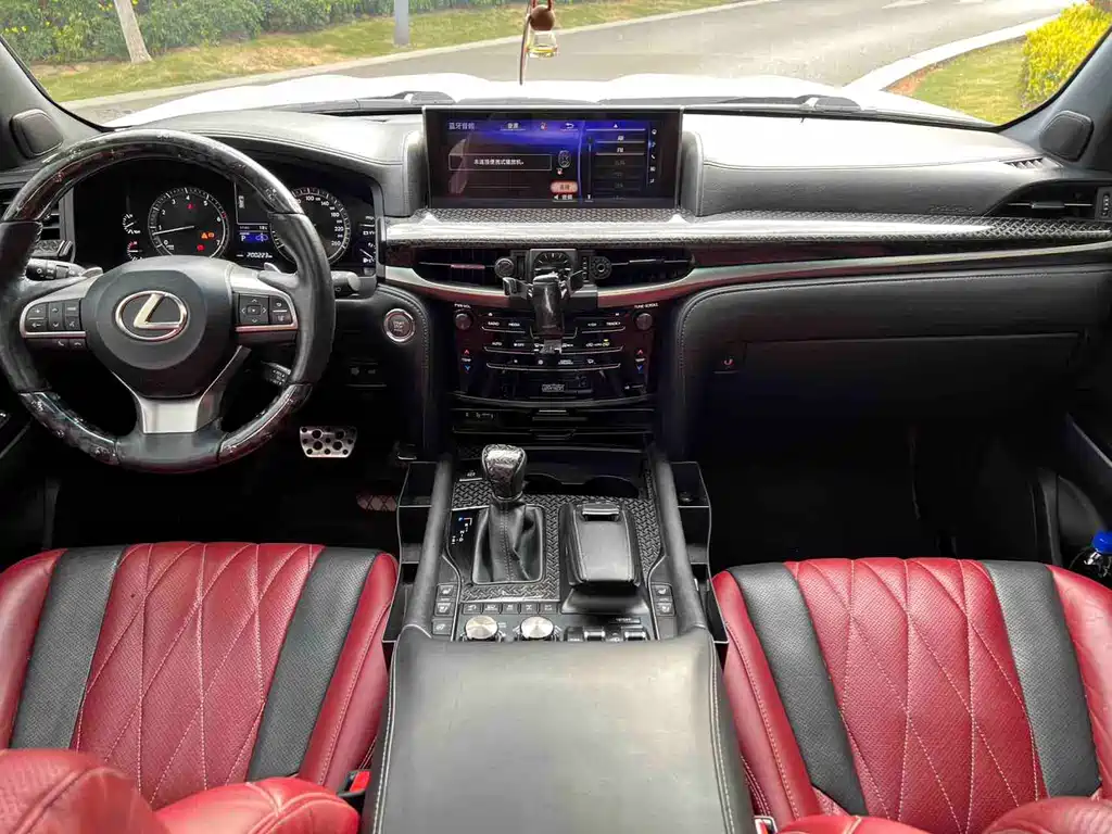 Lexus LX 2016 — фото 17