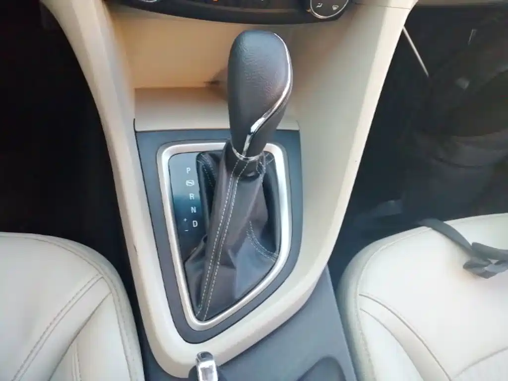 Buick Excelle 2016 — фото 14