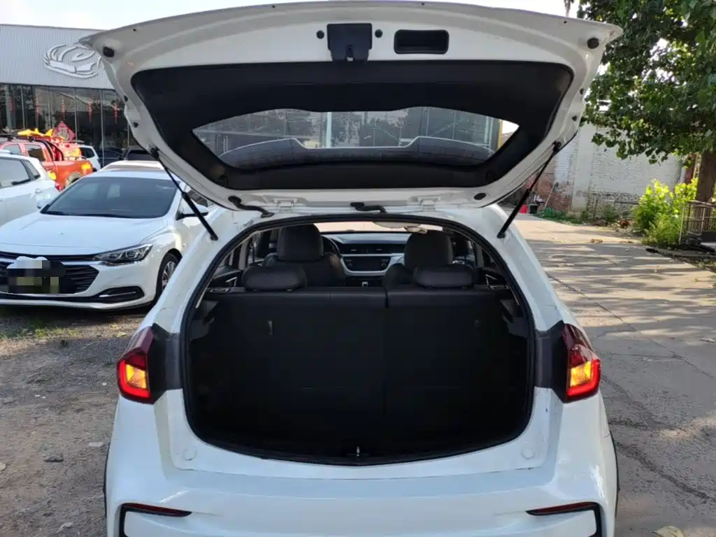 Geely Vision X3 2020 — фото 19