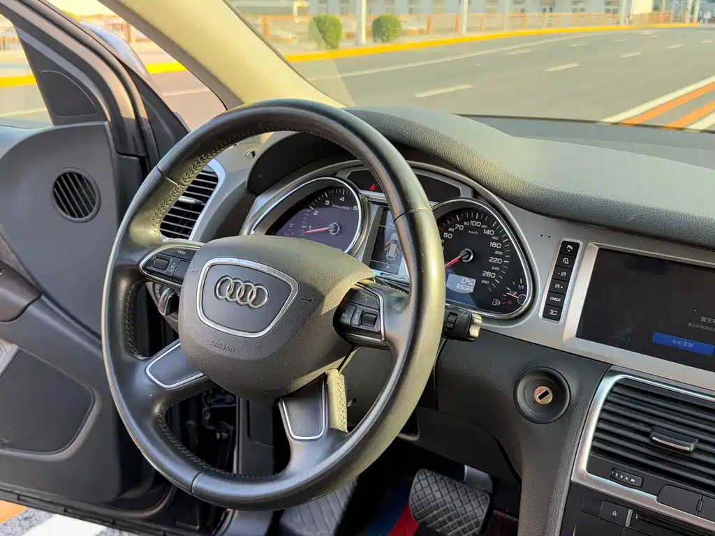 Audi Q7 2015 — фото 12