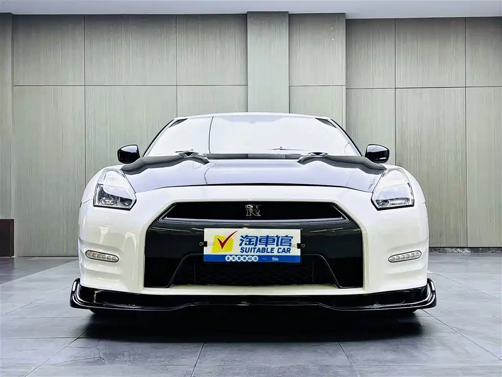 Nissan GT-R 2013 — фото 2