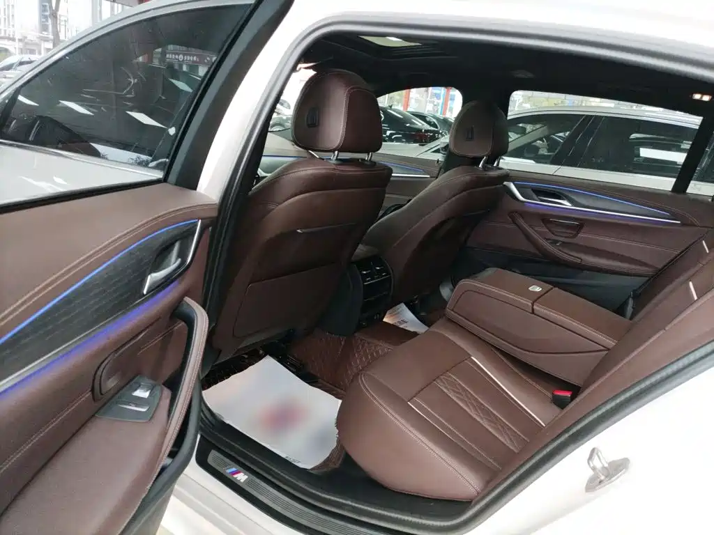BMW 5 Series 2023 — фото 13