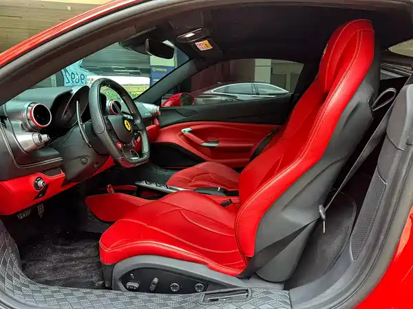 Ferrari F8 2019
