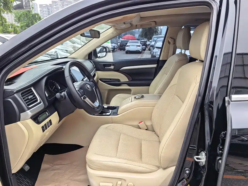 Toyota Highlander 2015 — фото 9