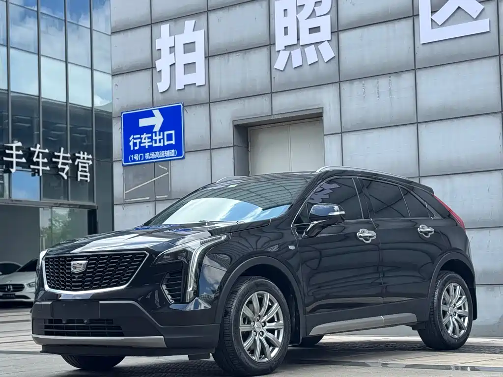 Cadillac XT4 2018 — фото 1
