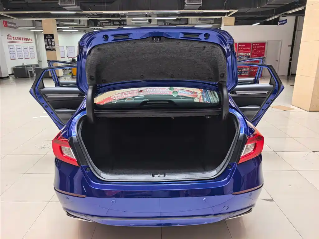 Honda Accord 2018 — фото 17