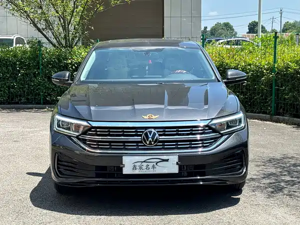Volkswagen Sagitar 2025