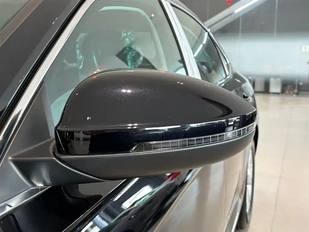 Volkswagen Passat Plug-In Hybrid 2025 — фото 8