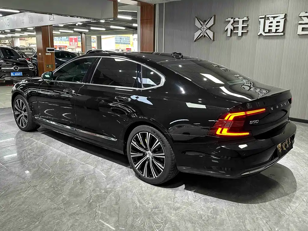 Volvo S90 2021 — фото 11
