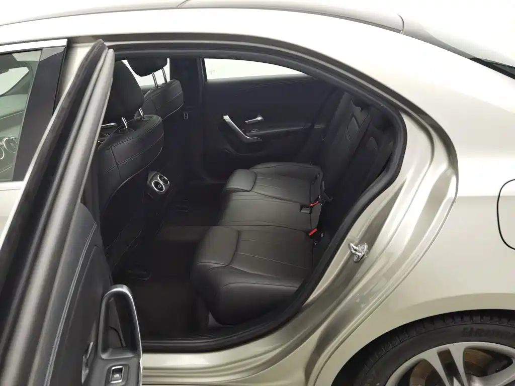 Mercedes-Benz A-Class 2020 — фото 15
