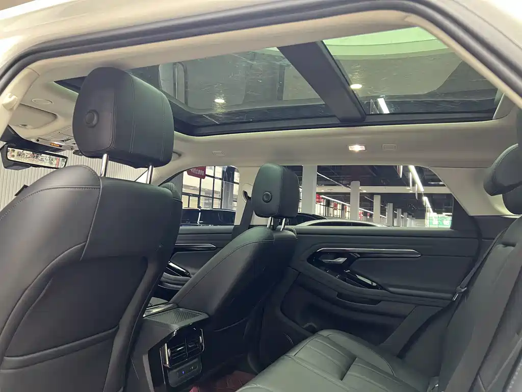 Land Rover Range Rover Evoque New Energy 2022 — фото 10