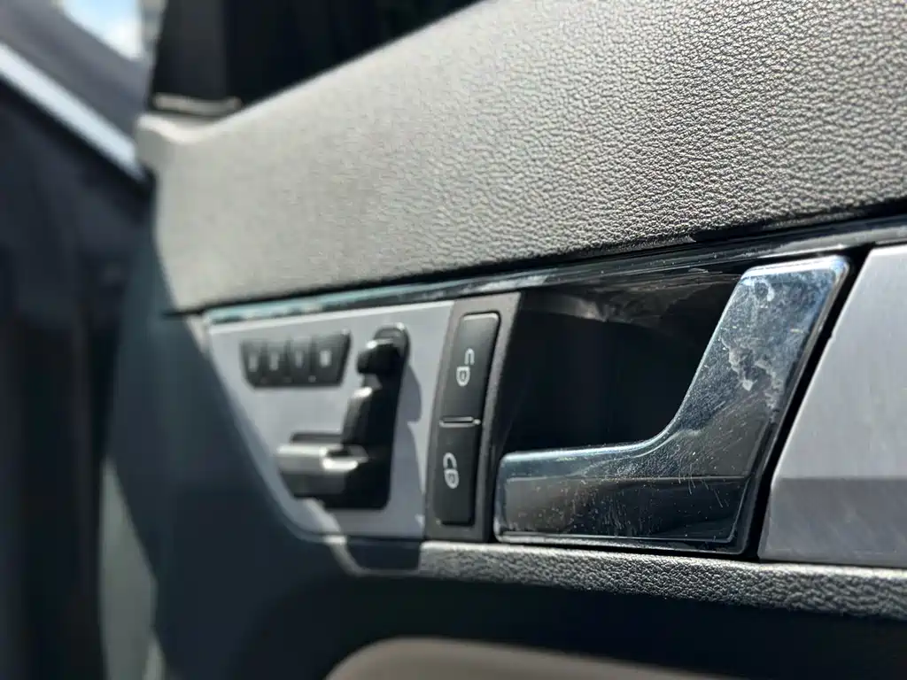 Mercedes-Benz E-Class 2012 — фото 24