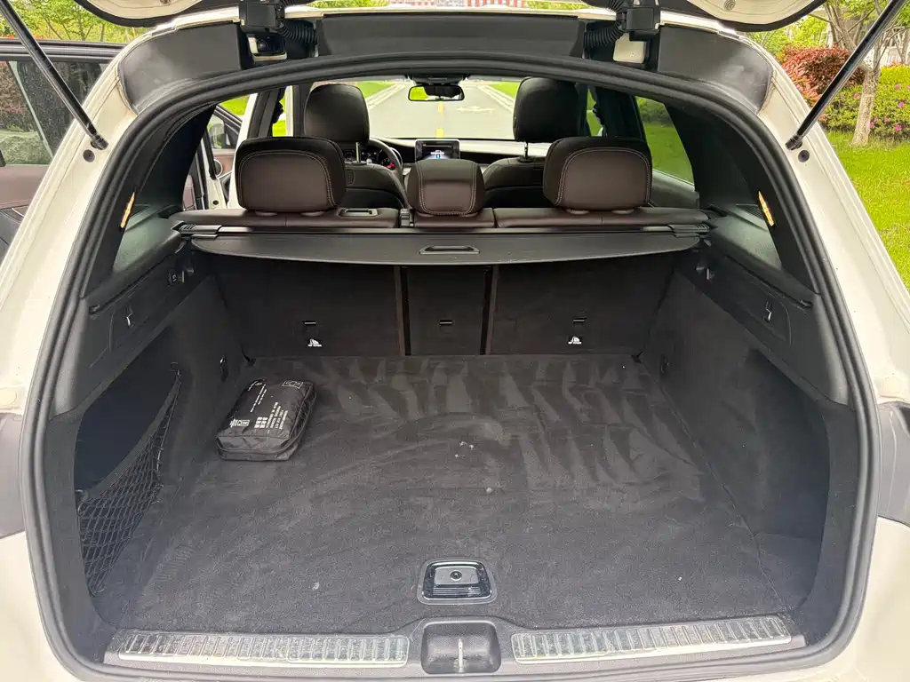 Mercedes-Benz GLC 2018 — фото 17