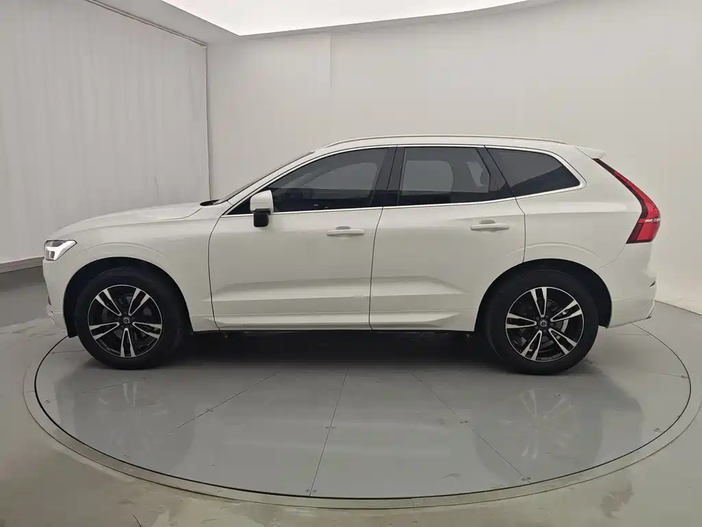 Volvo XC60 2018 — фото 3