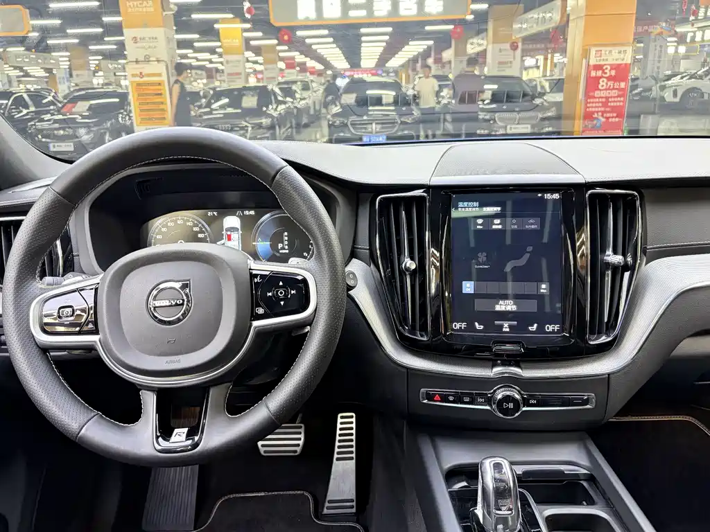 Volvo XC60 Plug-In Hybrid 2019 — фото 20