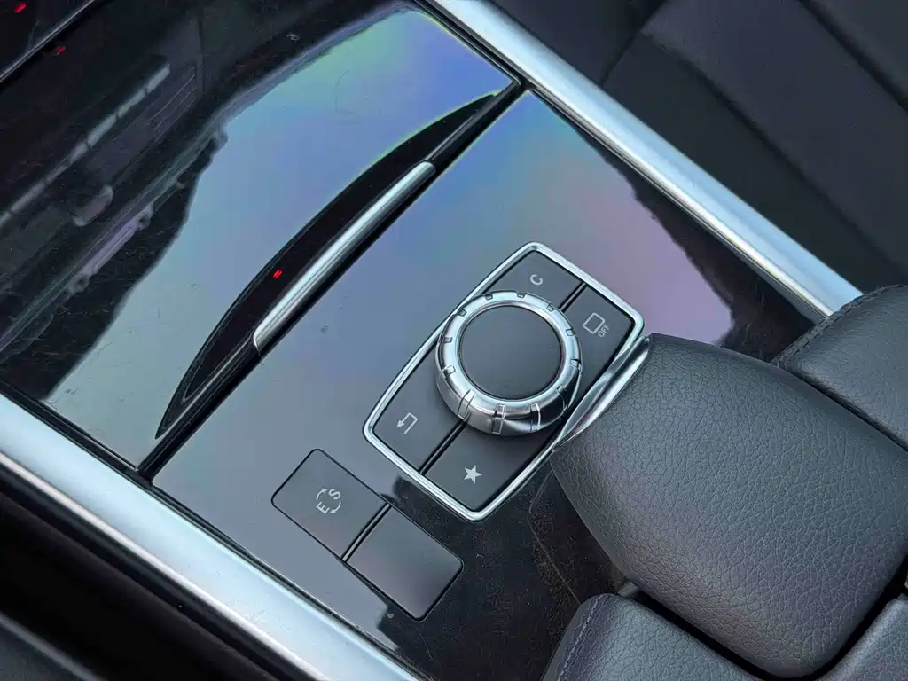 Mercedes-Benz E-Class 2015 — фото 17