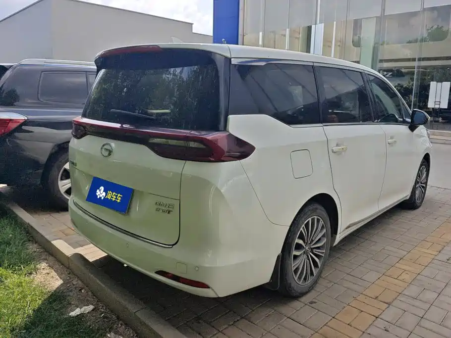 GAC Trumpchi M6 2020 — фото 3