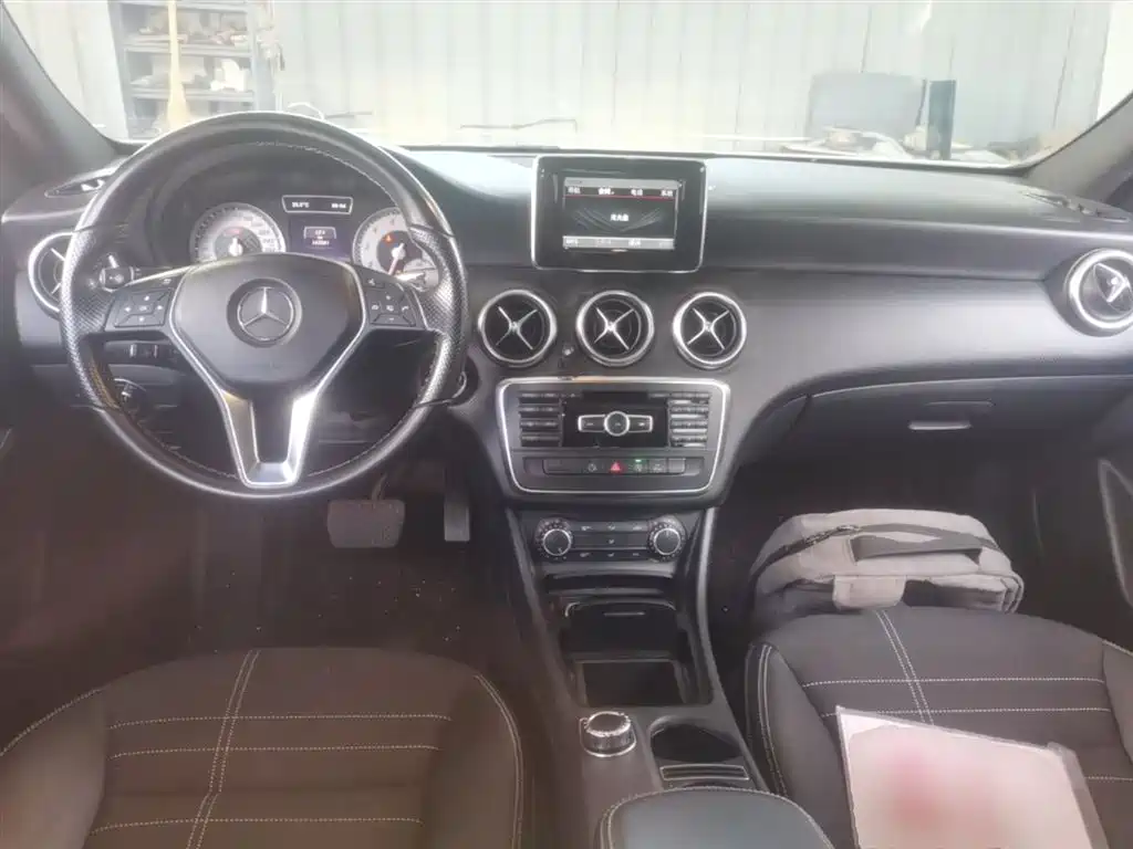 Mercedes-Benz A-Class 2015 — фото 10