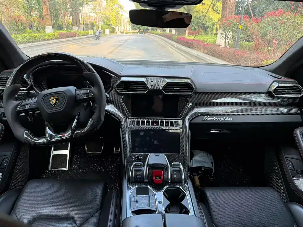 Lamborghini Urus 2019 — фото 5