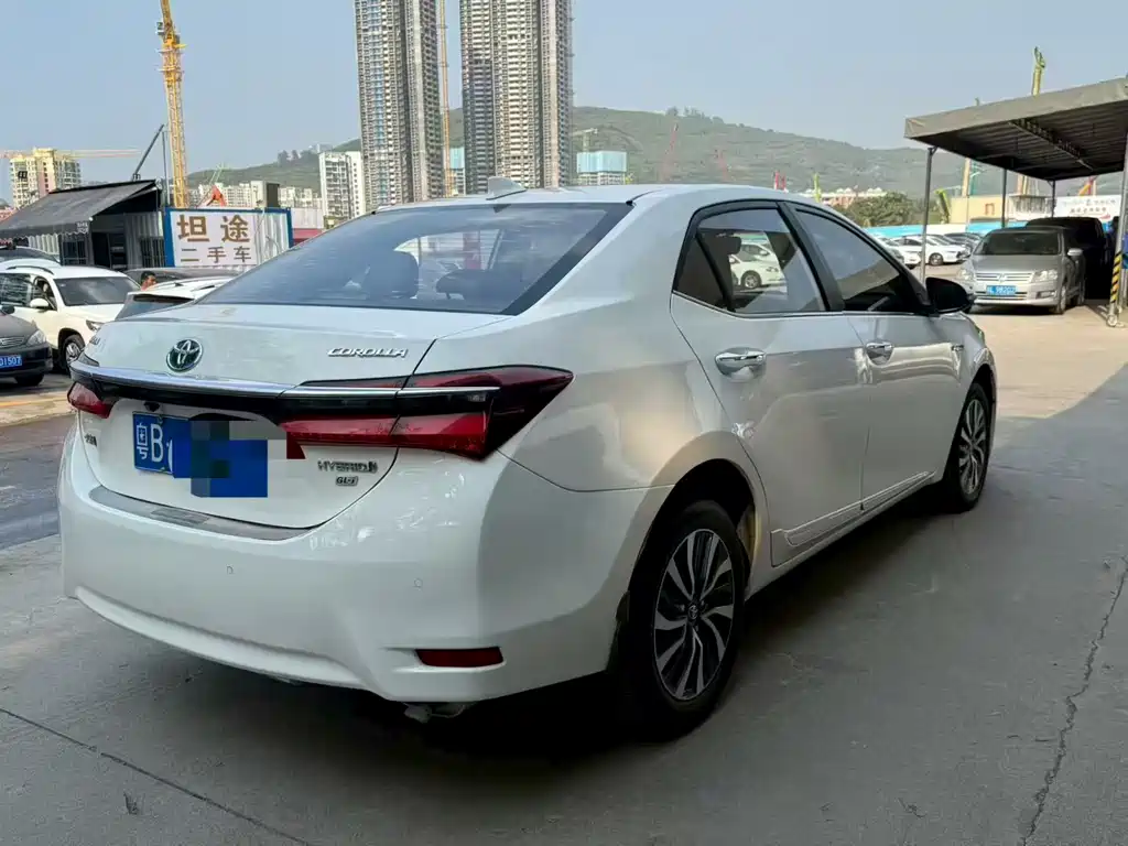 Toyota Corolla 2017 — фото 9