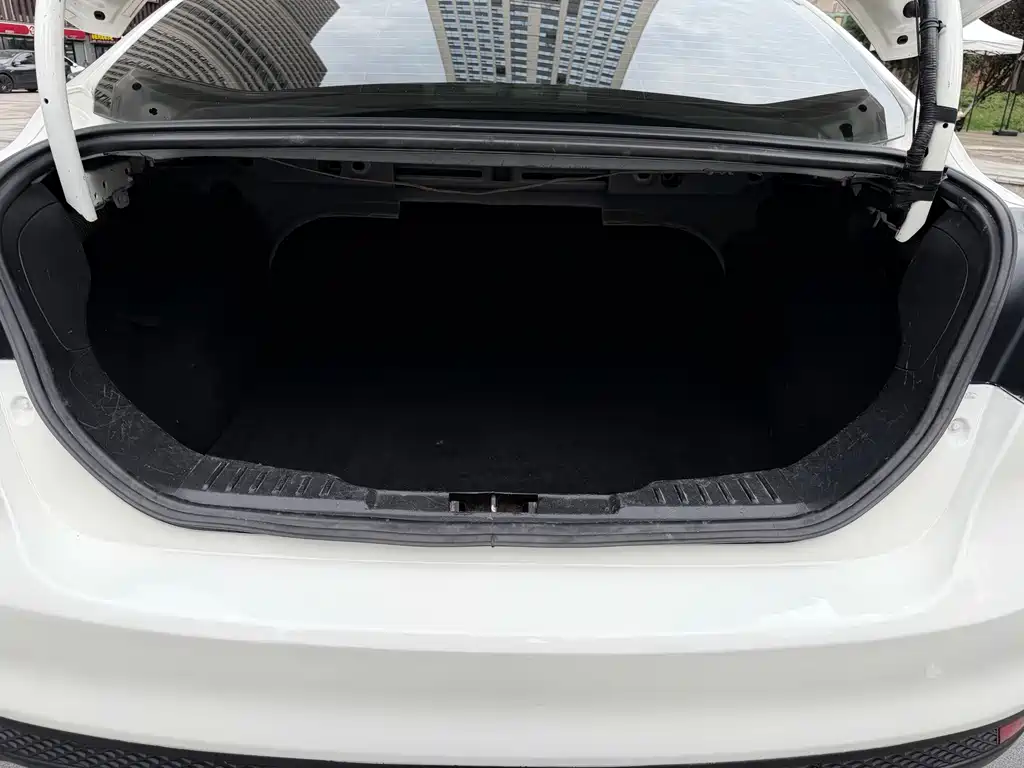 Ford Focus 2012 — фото 13