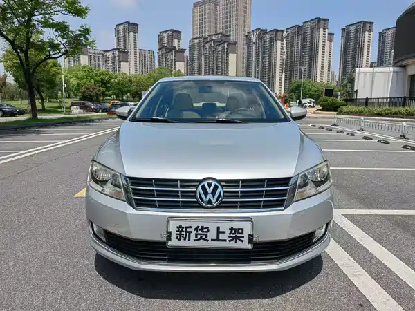 Volkswagen Lavida 2013