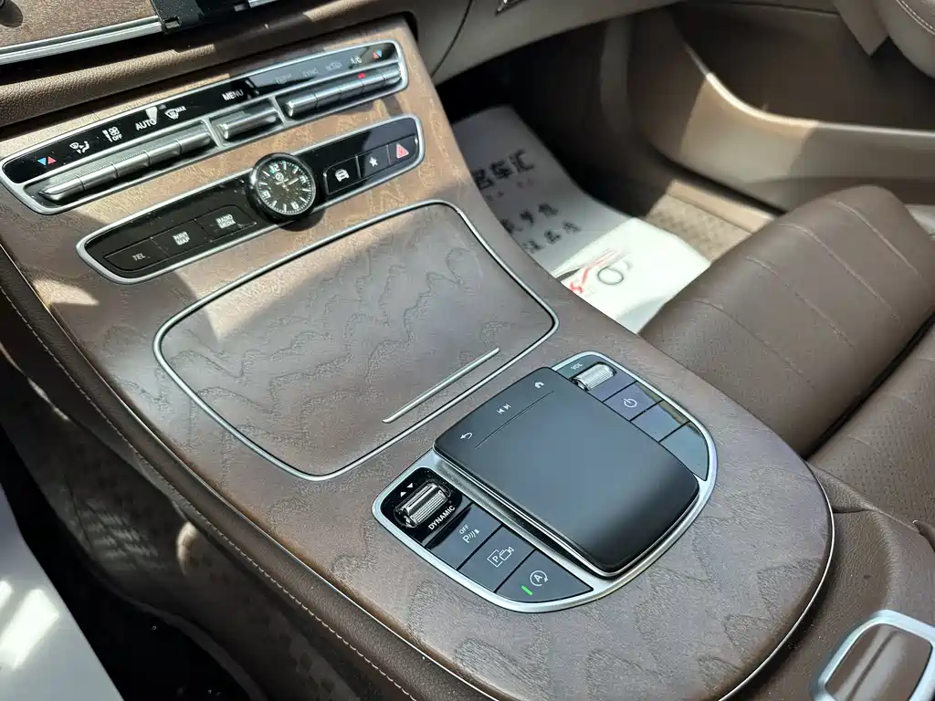 Mercedes-Benz E-Class 2023 — фото 13