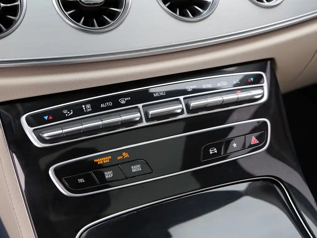 Mercedes-Benz E-Class 2021 — фото 10