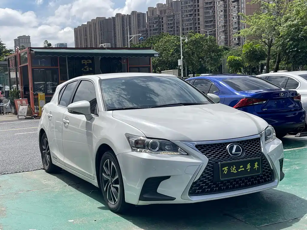 Lexus CT 2018 — фото 2